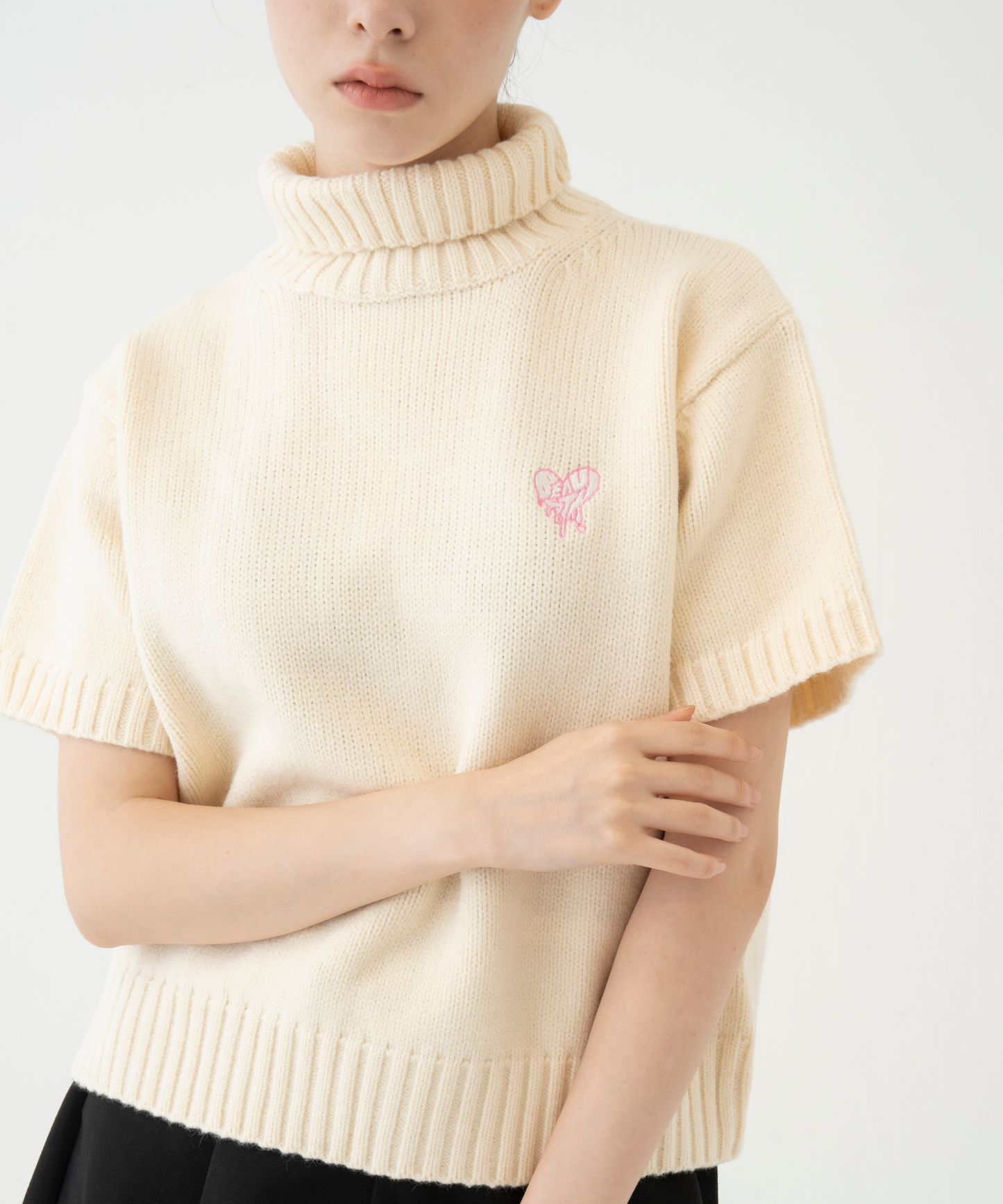 半袖タートルネックニット BEAUSTY Drip Heart ロゴ