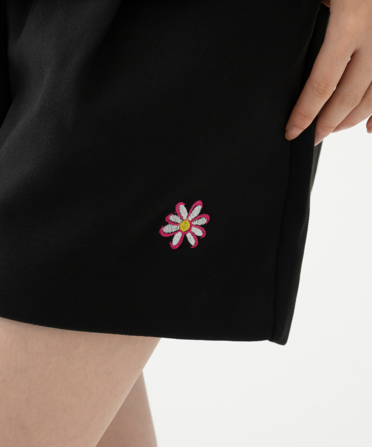 ショートパンツ フラワー刺繍