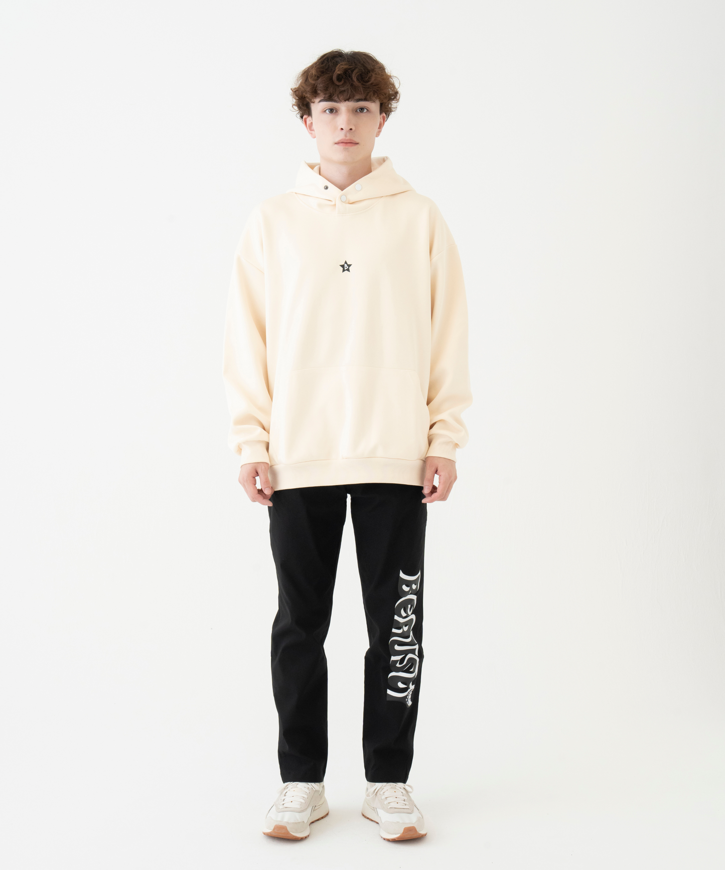 ストレッチテーパードパンツ BLACK