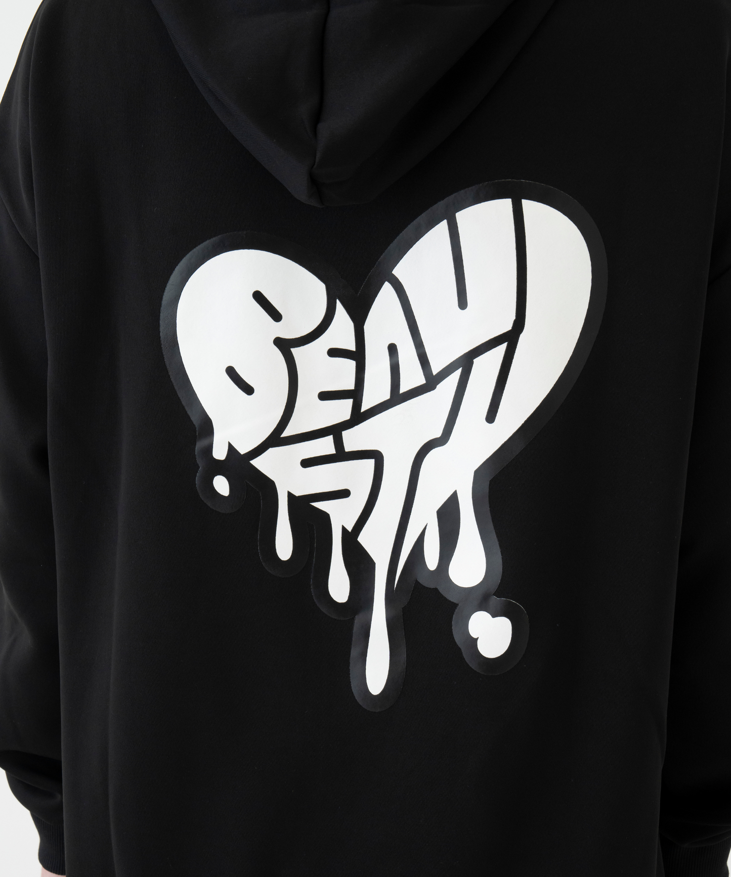 BEAUSTY Drip Heart ハイネックパーカー BLACK×BLACK LOGO