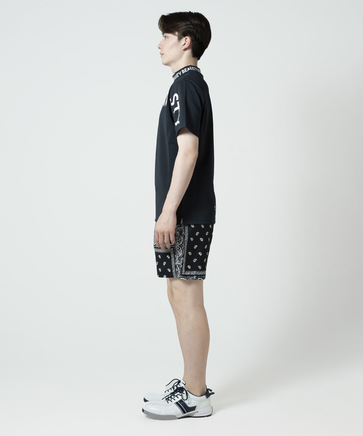 BEAUSTY アシンメトリー ロゴ モックネック Tシャツ BLACK