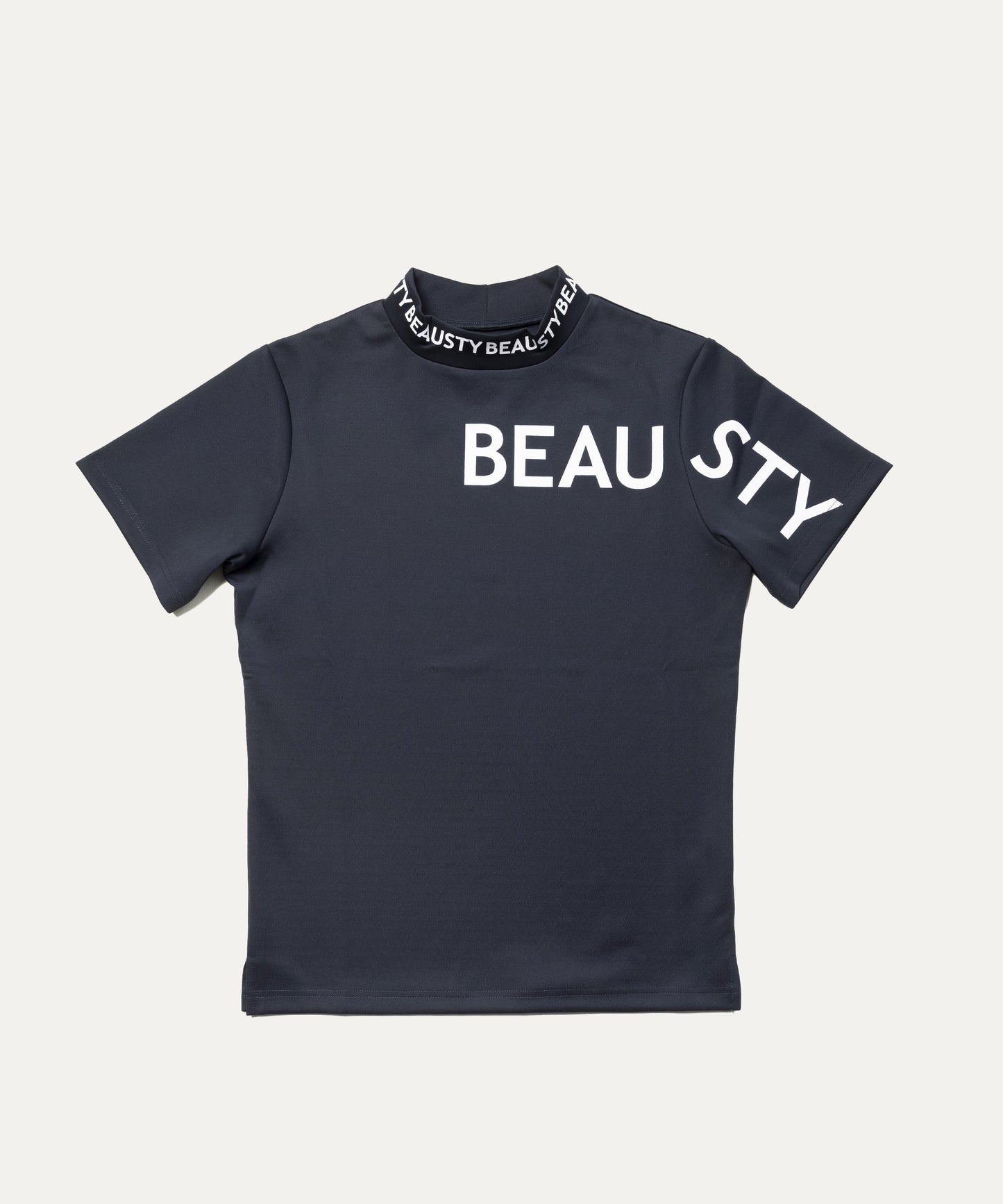 BEAUSTY アシンメトリー ロゴ モックネック Tシャツ BLACK