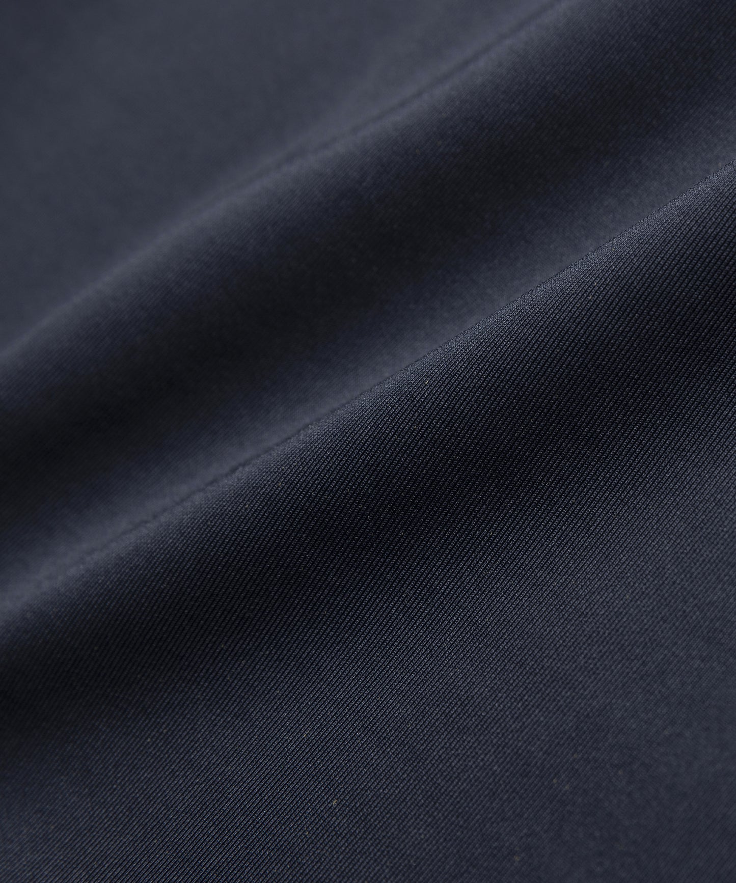BEAUSTY アシンメトリー ロゴ モックネック Tシャツ BLACK