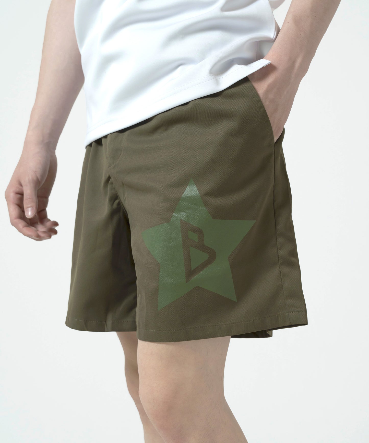 B スター ロゴ ショートパンツ