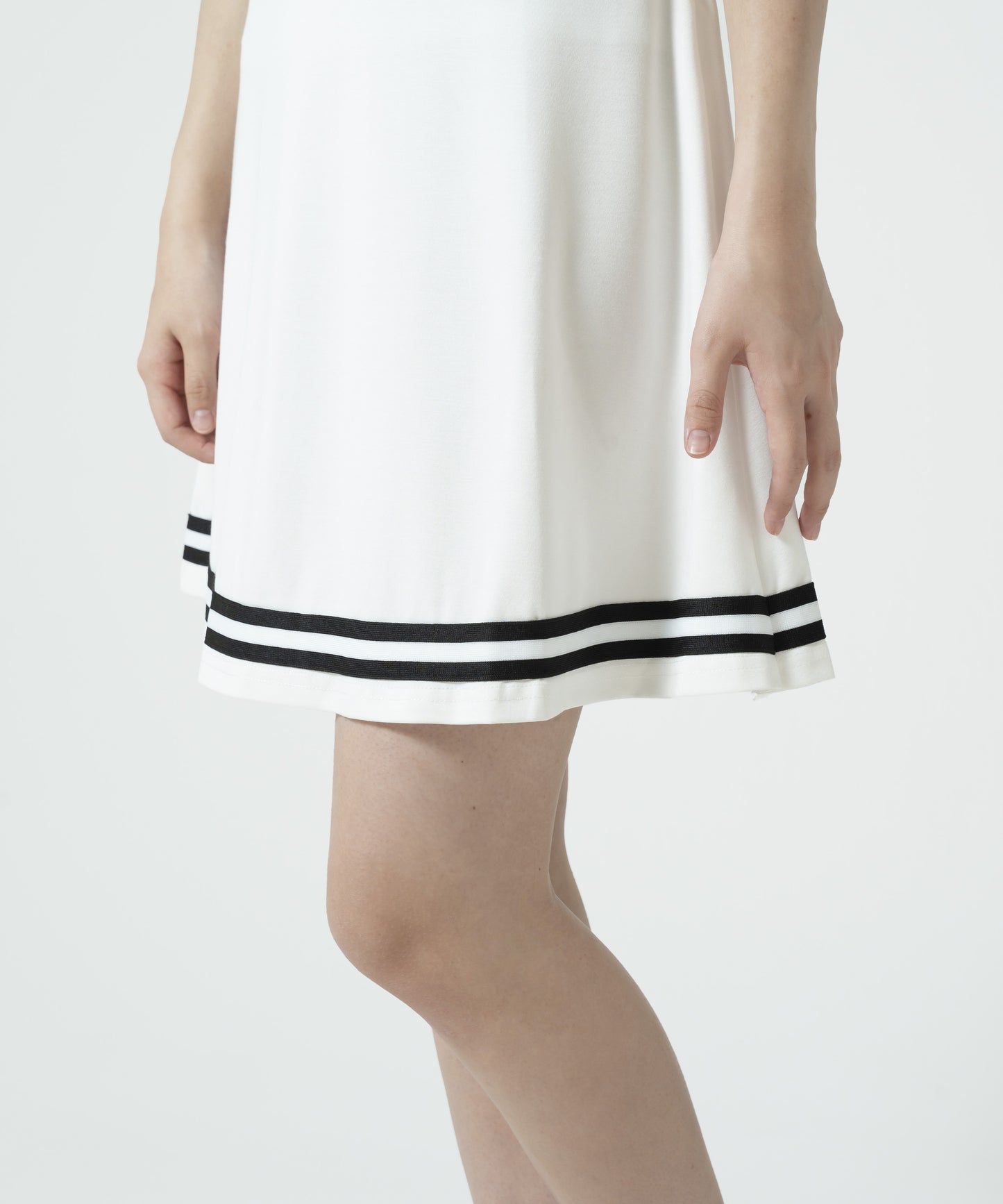 ワンポイント Bスター ロゴ ボタンワンピース WHITE