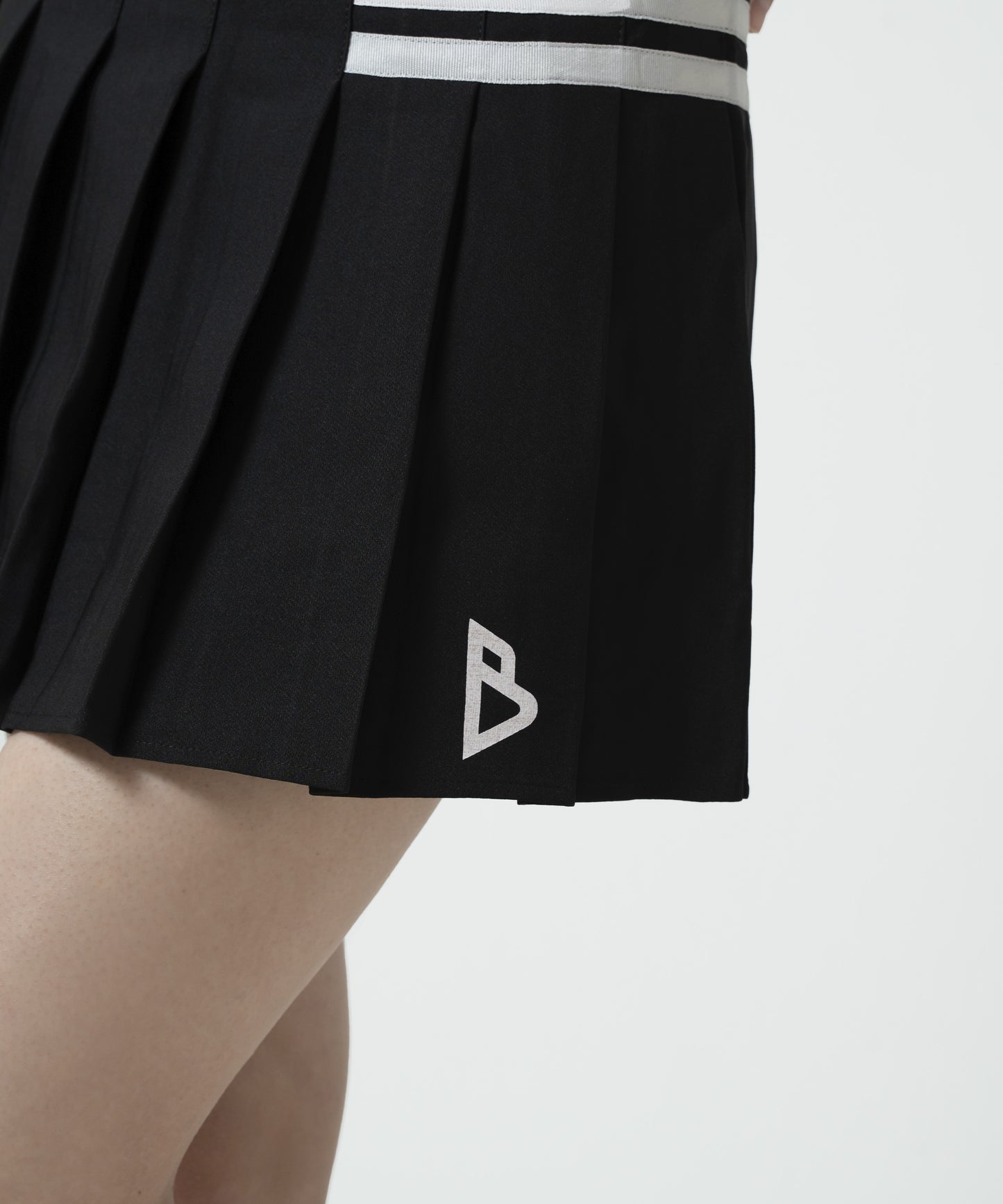 Bロゴ プリーツ スカート BLACK