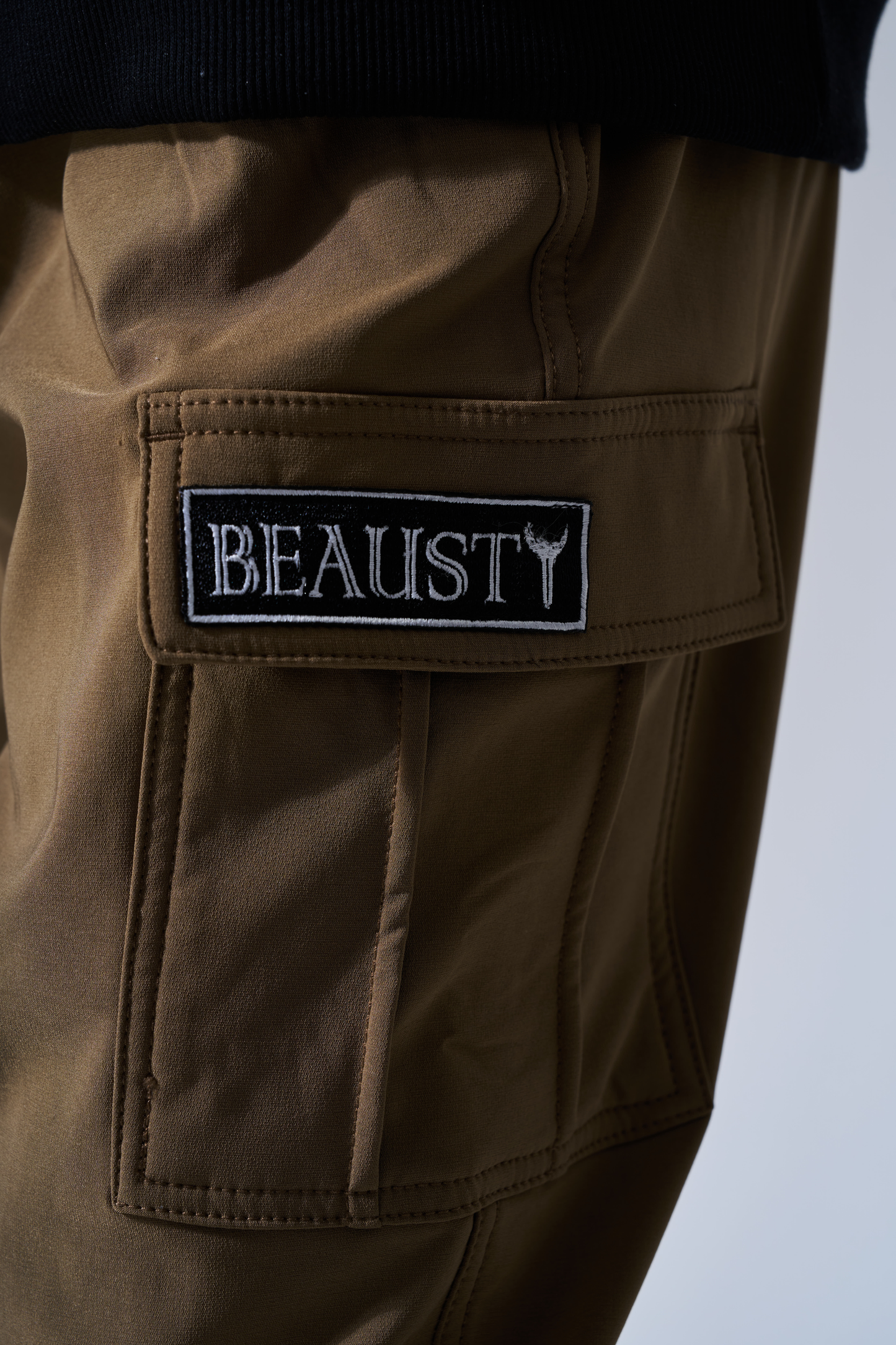 BEAUSTY ストレッチライトウォームカーゴパンツ　キャメル