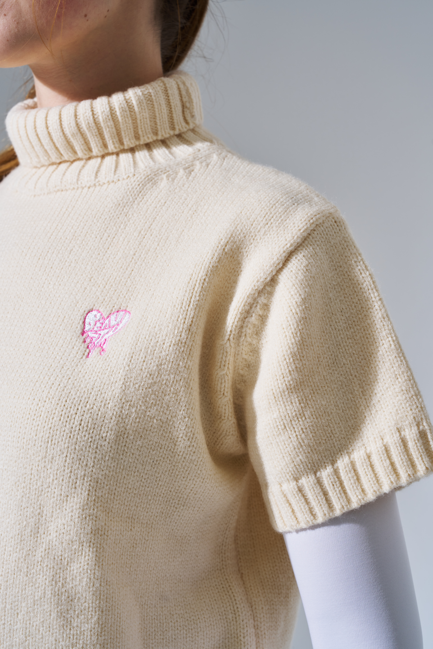 半袖タートルネックニット BEAUSTY Drip Heart ロゴ