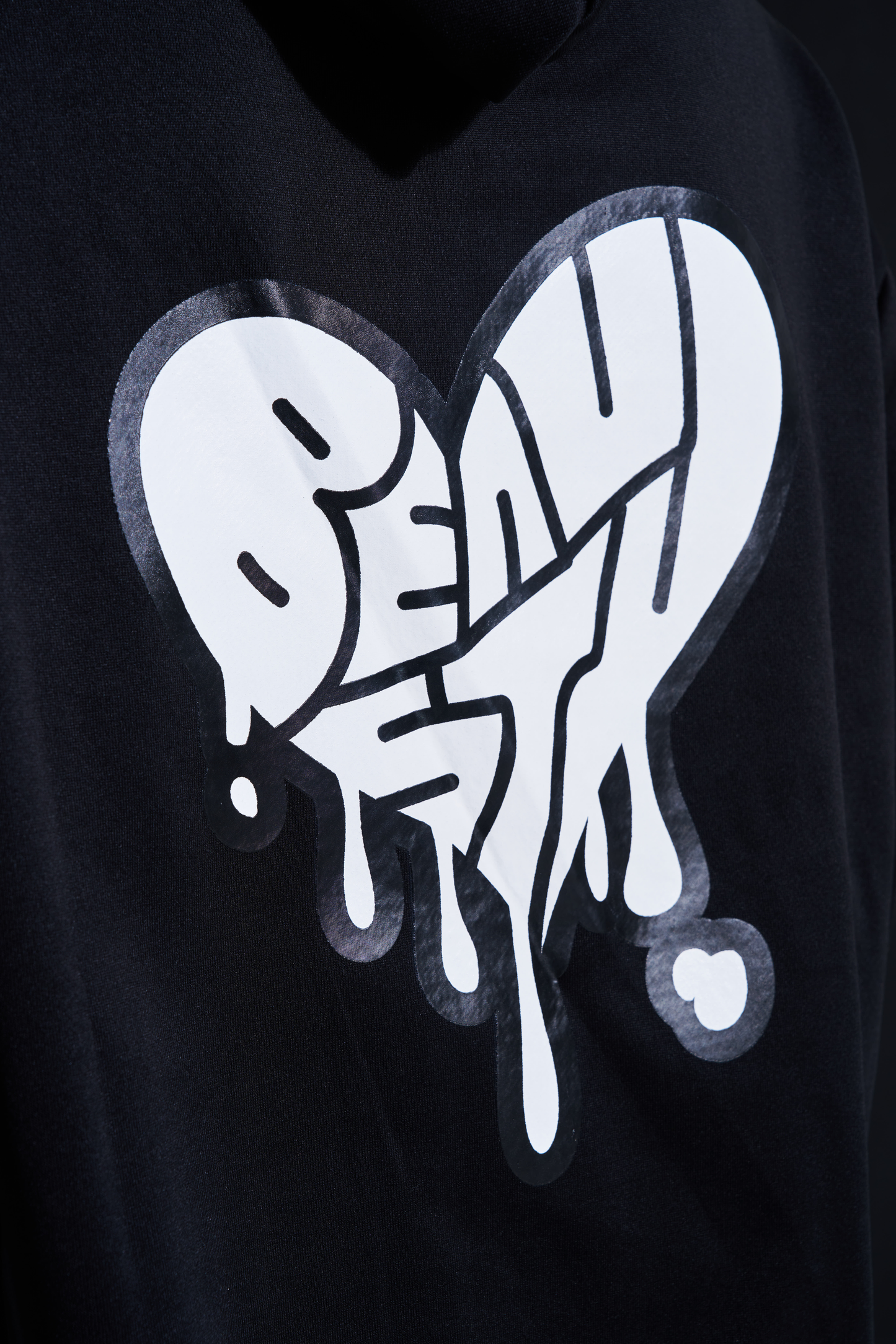 BEAUSTY Drip Heart ハイネックパーカー BLACK×BLACK LOGO