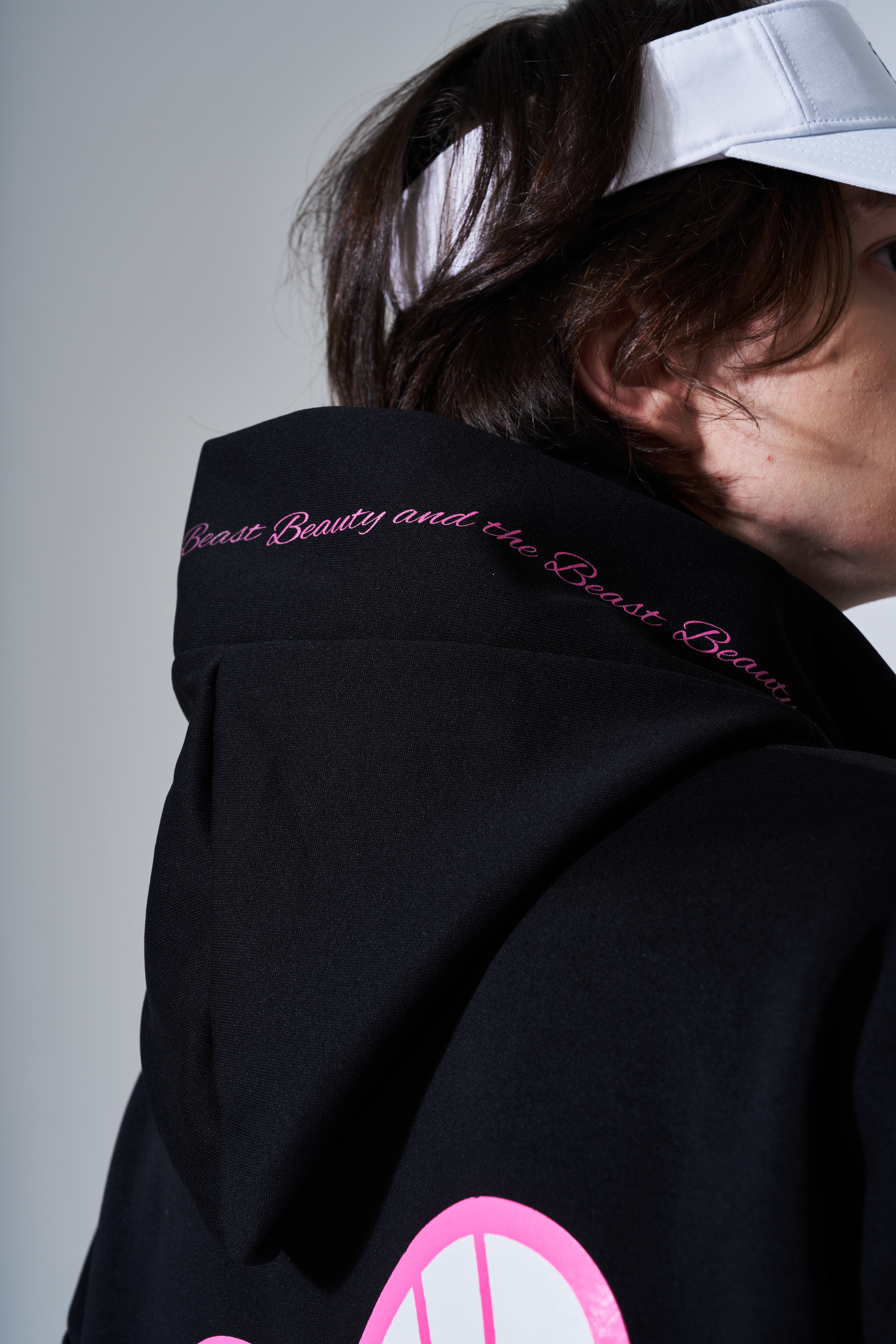 BEAUSTY Drip Heart ハイネックパーカー BLACK×PINK LOGO
