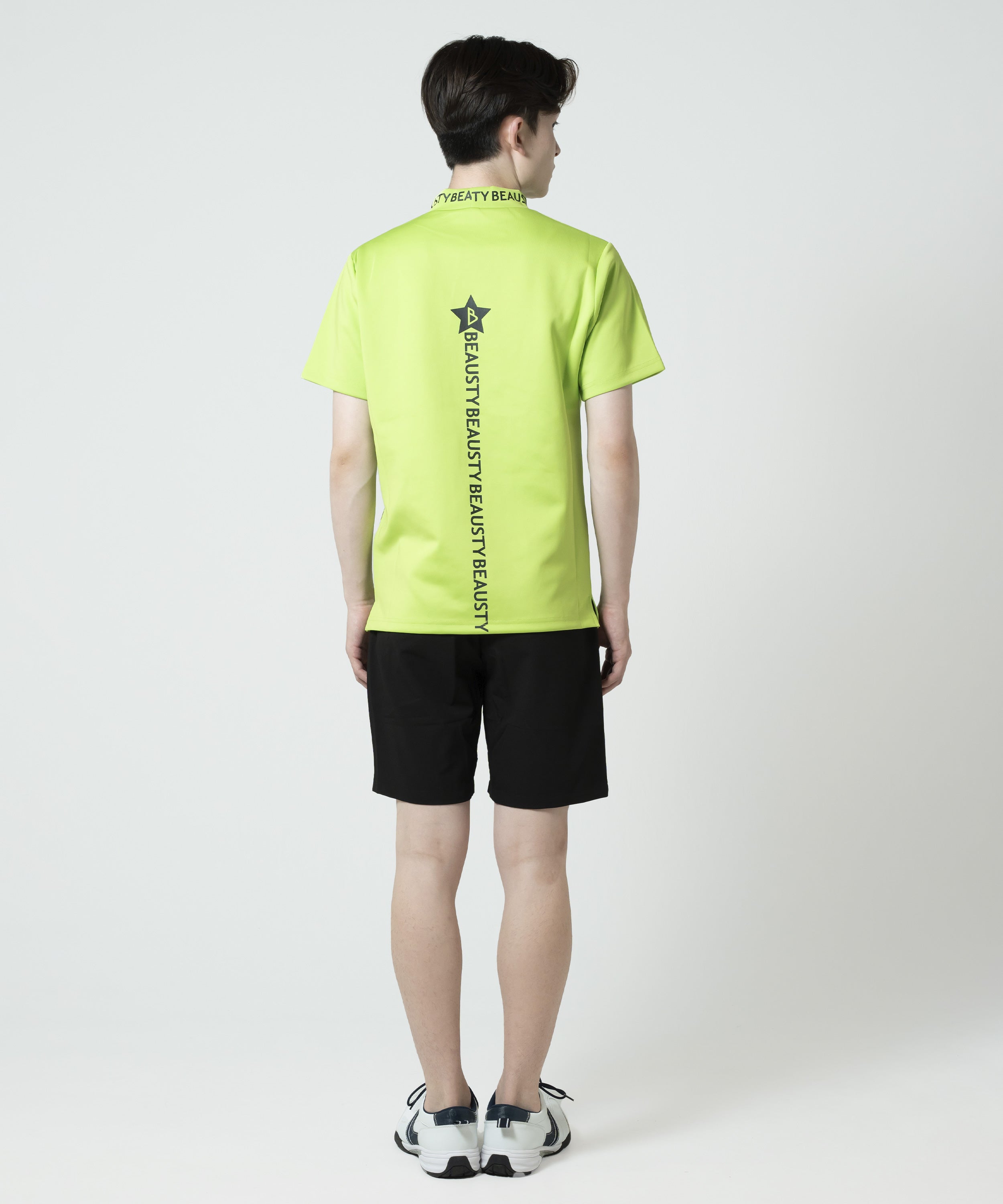 BEAUSTY アシンメトリー ロゴ モックネック Tシャツ LIME