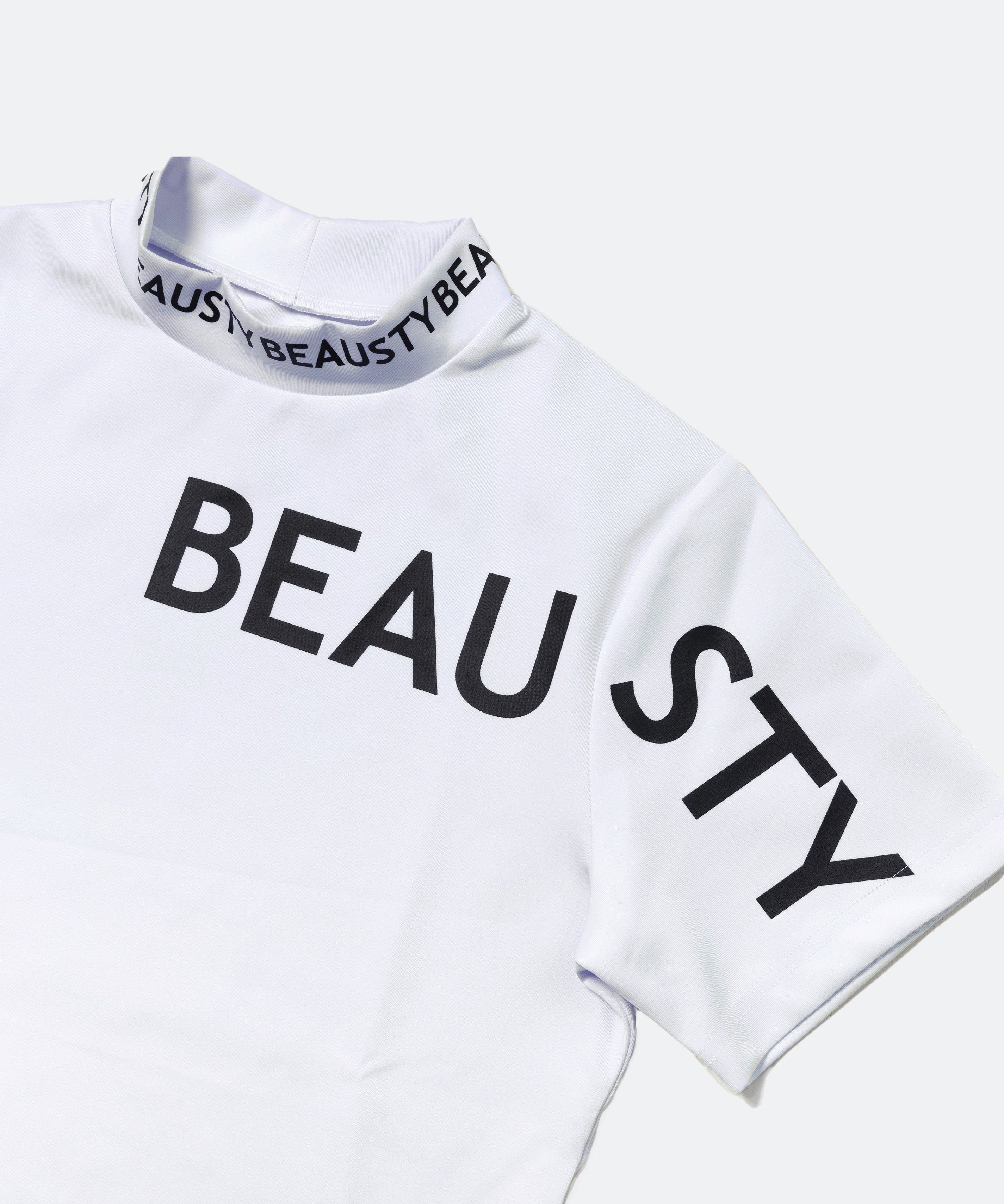 BEAUSTY アシンメトリー ロゴ モックネック Tシャツ WHITE