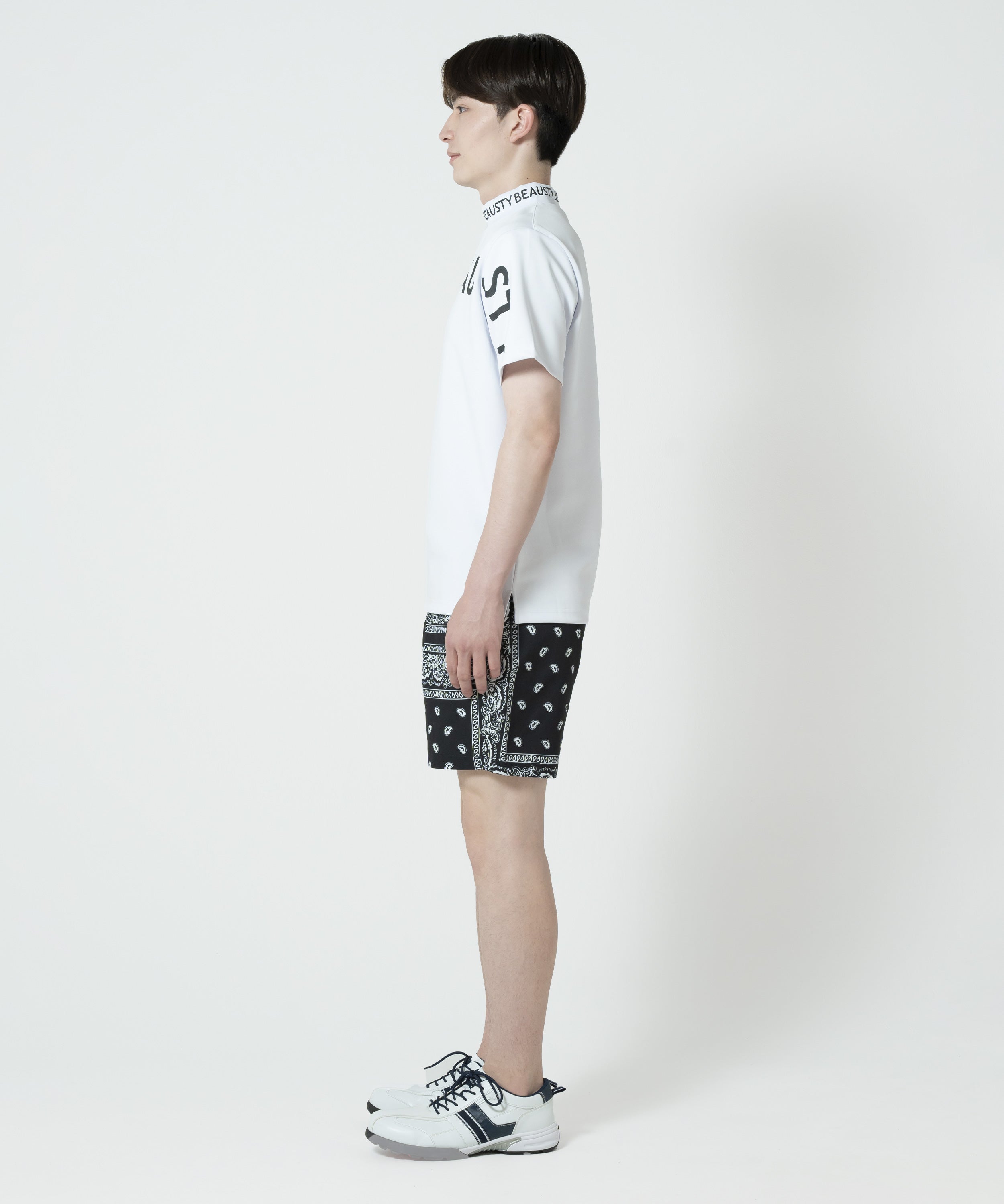 BEAUSTY アシンメトリー ロゴ モックネック Tシャツ WHITE